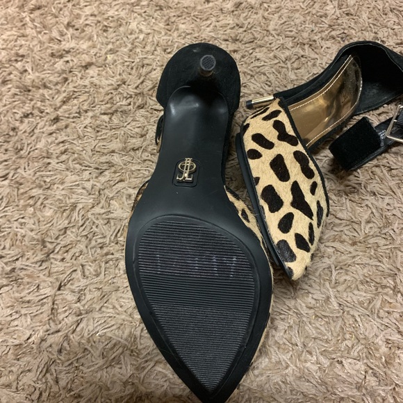Jennifer Lopez Leopard Heels - Picture 3 of 3